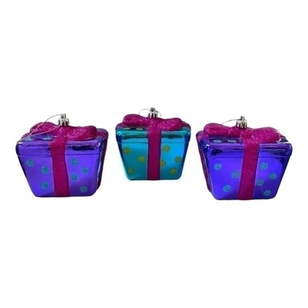 Pier 1 Gift Christmas Ornament Set 4